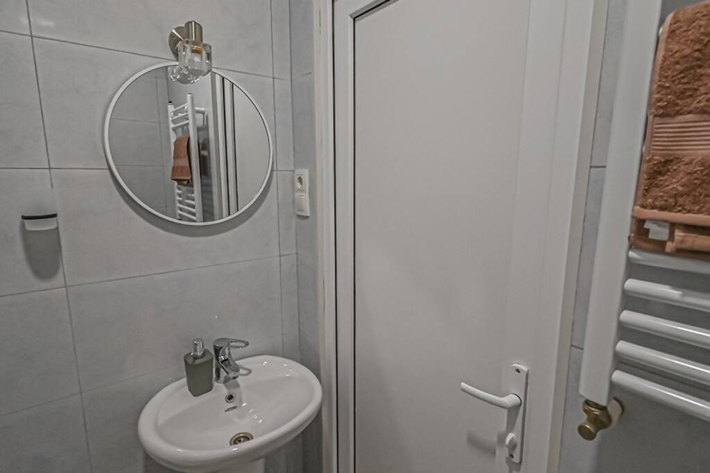 Studio With Balcony In Old City Tbilisi Zewnętrze zdjęcie