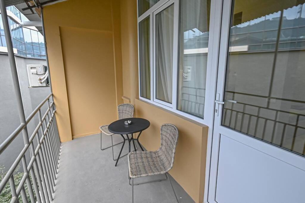 Studio With Balcony In Old City Tbilisi Zewnętrze zdjęcie